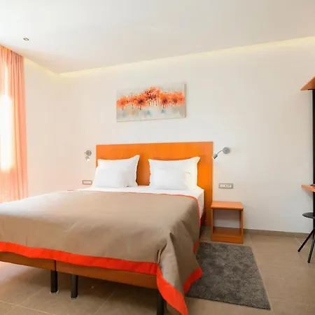 Residences Caroline Appartement *