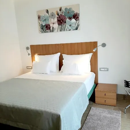 Apartment Residences Caroline *
