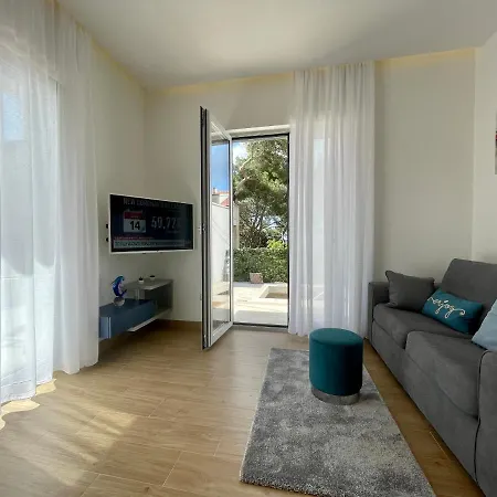 Residences Caroline Apartment