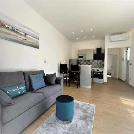 Residences Caroline Apartman *