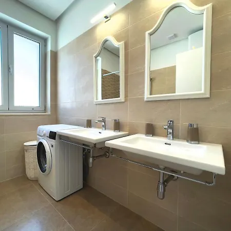 Residences Caroline * フヴァル