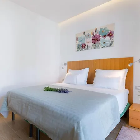 Residences Caroline Apartment