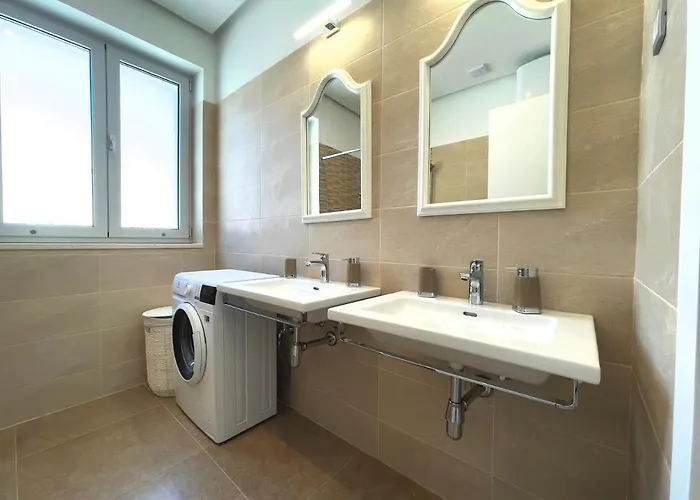 Residences Caroline * Χβαρ