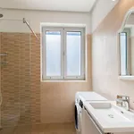 Apartment Residences Caroline *