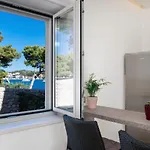 Apartment Residences Caroline *